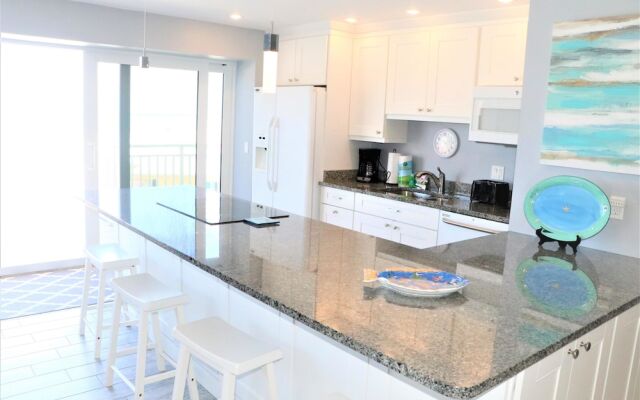 Jamaica Royale 806 - 2 Br Condo