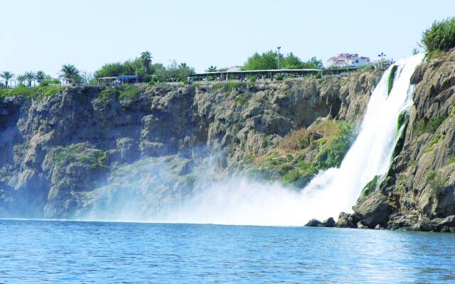 Lara Otel +12 Only Adult