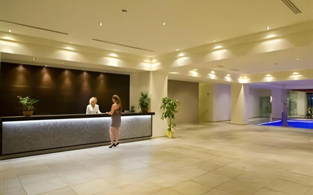 Alea Hotel & Suites