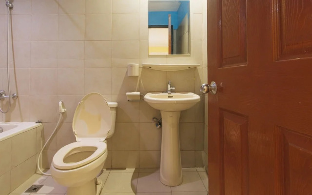 Reddoorz at Comfy Inn Ermita Manila