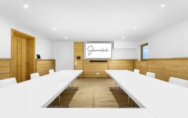 Schwarzenbach - Apartments & Rooftop Pool