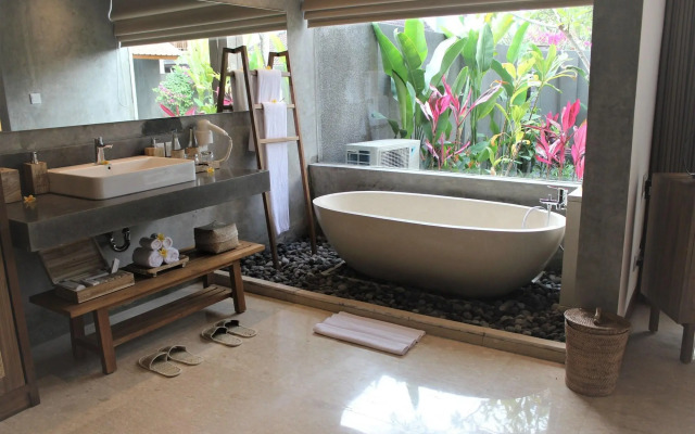 Purana Suite Ubud