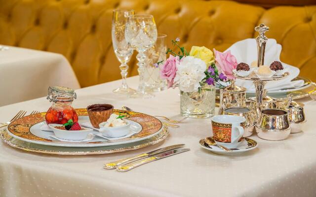 IMPERIAL Hotel & Restaurant