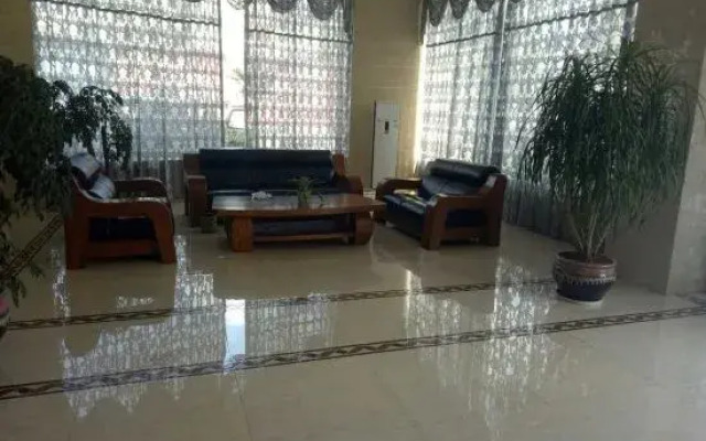 Yingshan Huayi Hotel