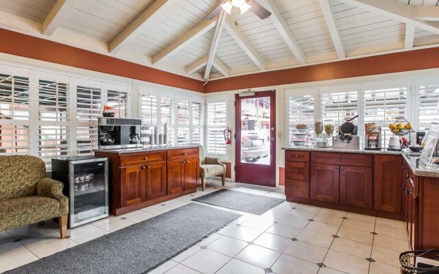 Clarion Collection Wilkie's Inn Pacific Grove - Monterey