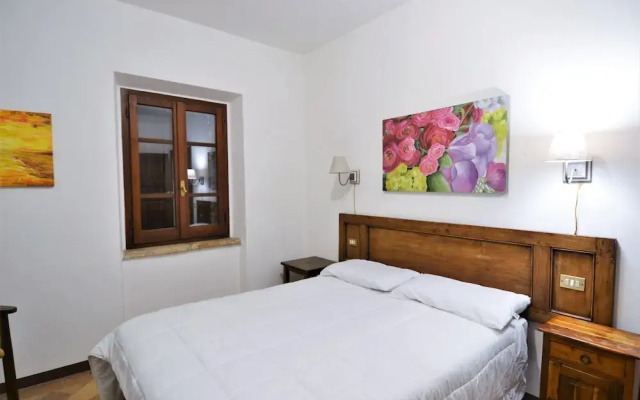 Countryside Retreat With Pool, Mantignana