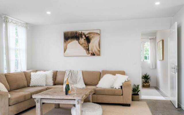 Your Luxury Escape-Ocean View Barn House