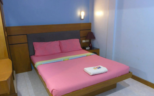Rozen Suites Malakas