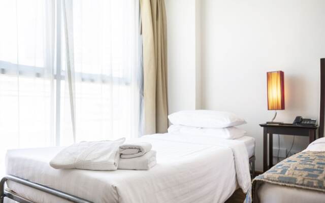 Maple Haus Sukhumvit 33 by Favstay