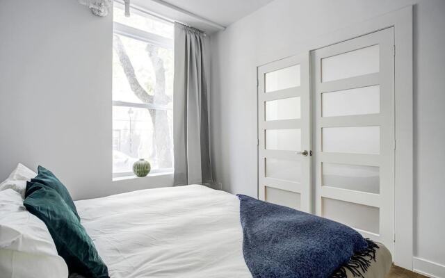 Spacious Industrial Loft in Le Plateau