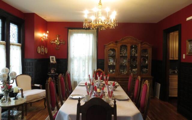 Redwood Bed and Breakfast