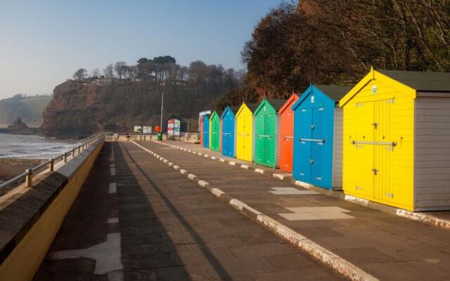 Modern Apartment in Dawlish With Dawlish Coast View