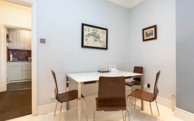 2 Bedroom 2 Bathroom Victorian Maisonette in Barbican