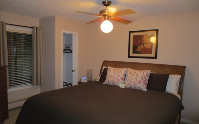 Pointes North Inn
