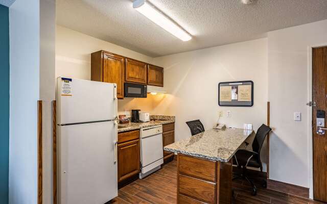 MainStay Suites Cedar Rapids North - Marion