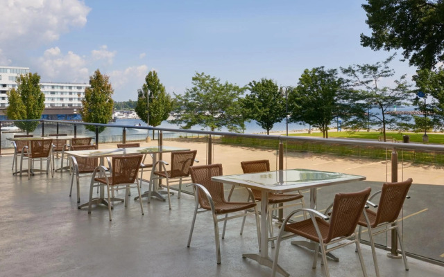 Residence Inn by Marriott Kingston Water's Edge