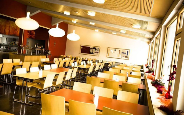 DJH Garmisch- Partenkirchen - Hostel