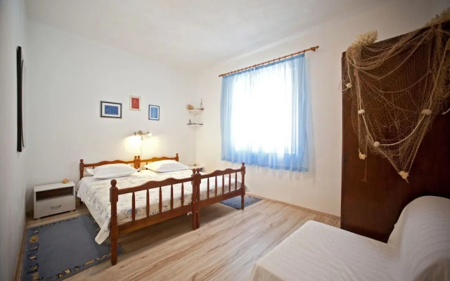 Villa Marijeta - 20 m From sea - H