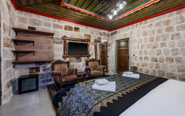 Kayatas Cave Suites
