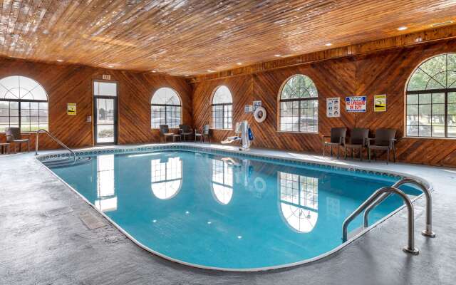 Comfort Inn & Suites Napoleon