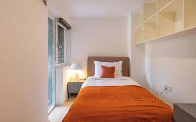 Tyms Bright 2BR 1BA Apt Xuhui Center