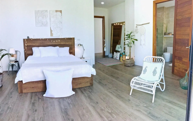 New Wonderful Villa in Nai Harn Center
