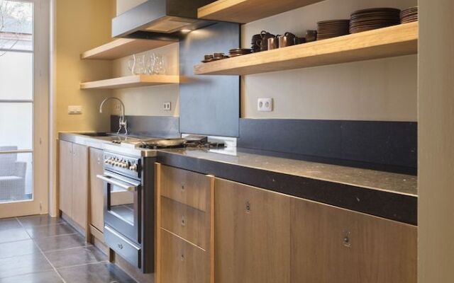 B&B The Butcher's Wife