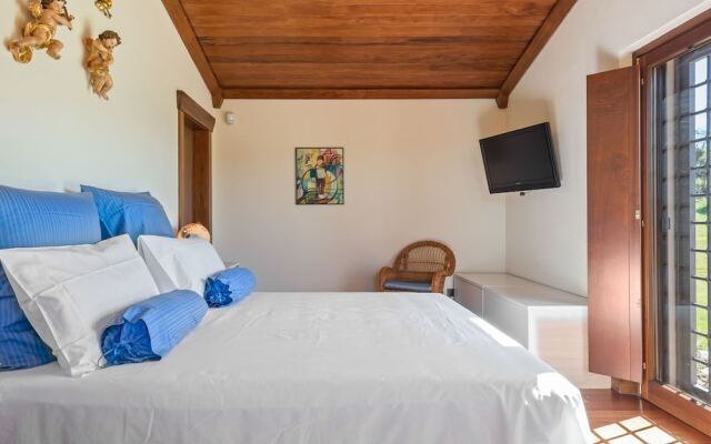 Luxurious Villa in Mentana with Garden