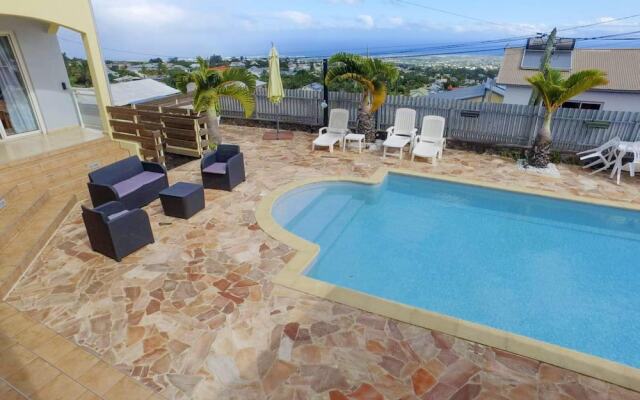 Apartment With 4 Bedrooms in Le Tampon, With Wonderful sea View, Private Pool, Enclosed Garden - 11 km From the Beach