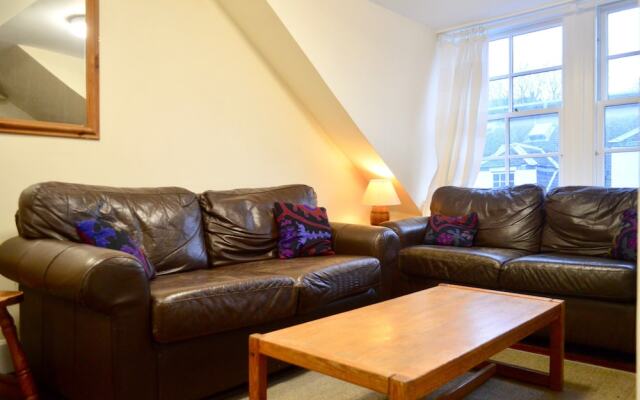 Central 1 Bedroom Apartment Sleeps 2