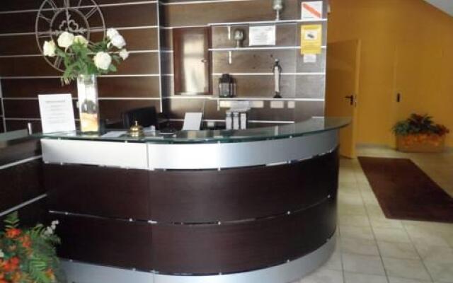 El Aparthotel