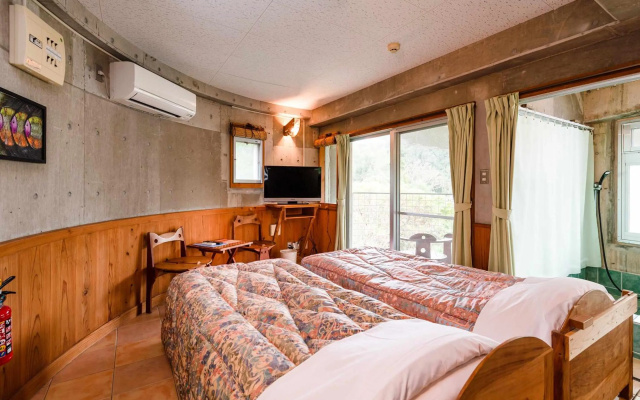 Buzz Resort – Guest Rooms – Onna