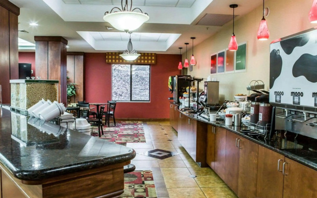 Fairfield Inn & Suites by Marriott Greensboro Coliseum Area