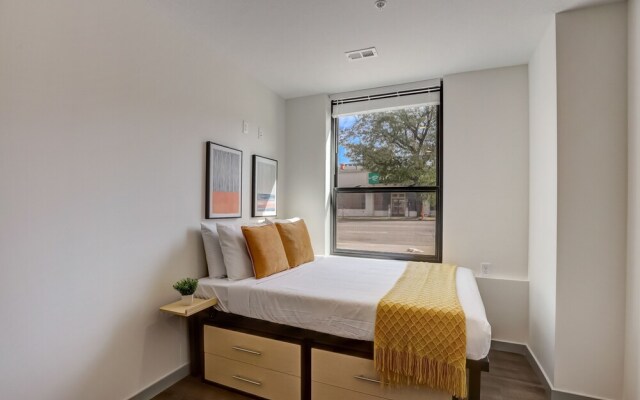 FRONTDESK LivRed Campus Apts Haymarket Square Lincoln