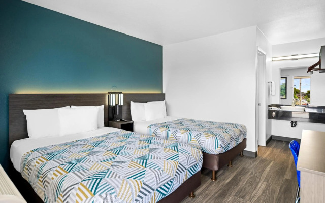 Motel 6 Monterey, CA