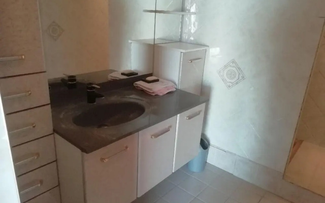 villa climatisée grande piscine 6-8 pers sans vis à vis