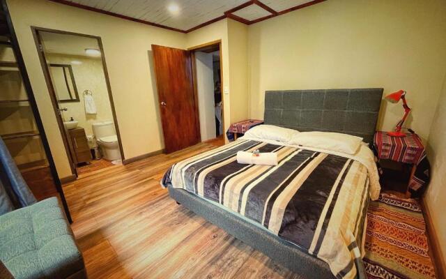 The Naked House Sabana - Hotel Nudista