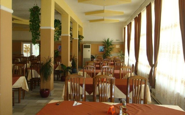 Balneo Hotel Roza