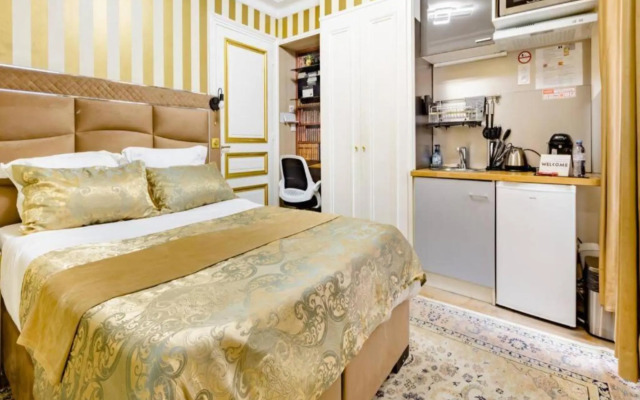 Premium studio 2 minutes walk from Champs-Elysees