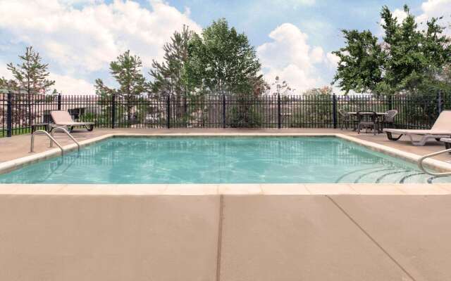 Spark by Hilton Longview