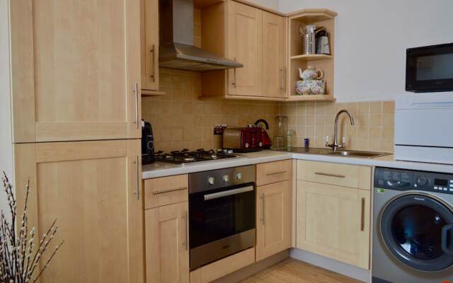 2 Bedroom Apartment With Parking
