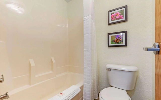 Comfort Inn & Suites near Route 66