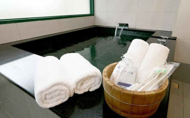 Chuan Shiang Hot Spring Hostel