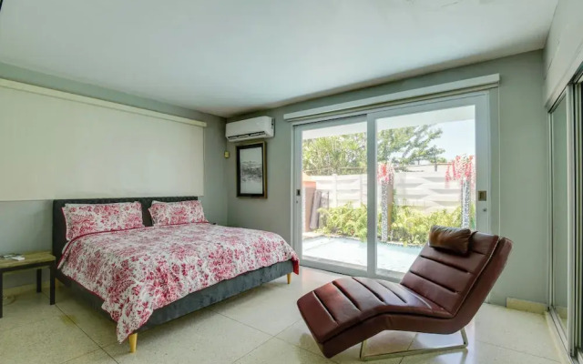 Private Heated Pool: Walk to Isla Verde Beach
