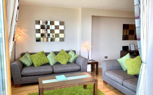 Ground Floor 2-Bedroom Apartment - Fistral Beach