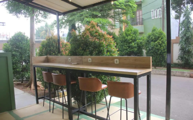 Urban Express HomTel Serpong