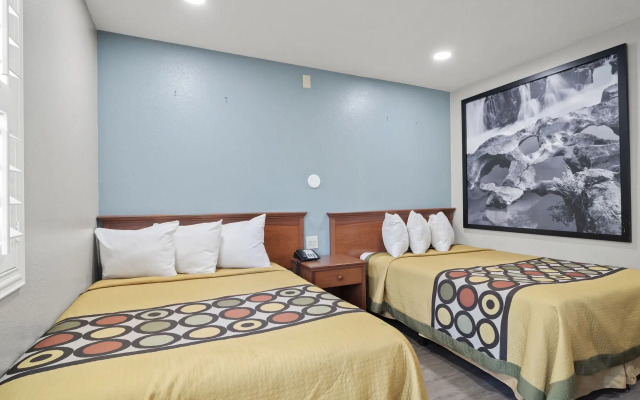 Travelers Inn Medford