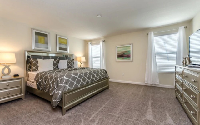 6 Bedroom 5 Bathroom Villa 1573sw