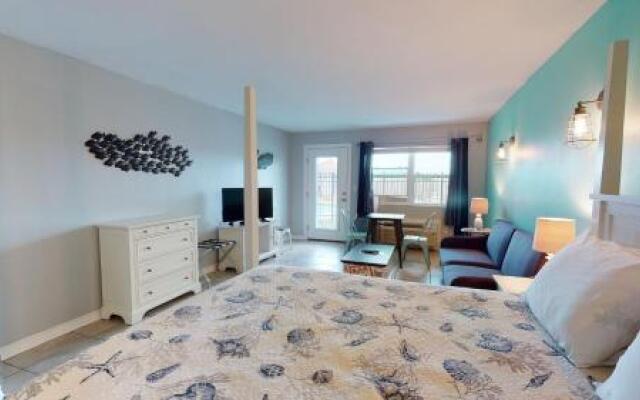 113 Sea Breeze by RedAwning