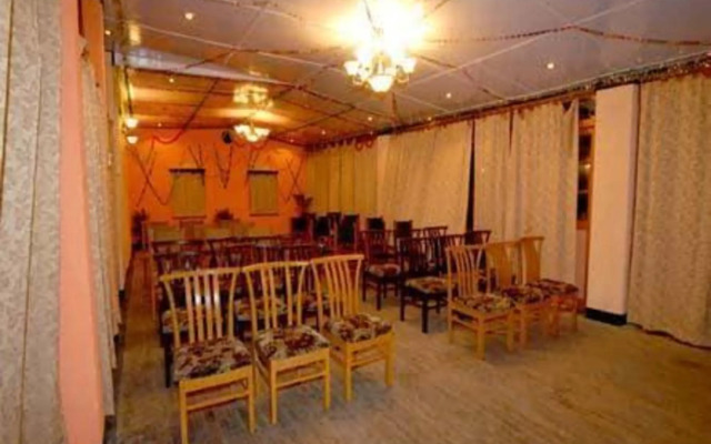Hotel R Maidens by OYO Rooms